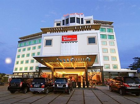 Grand Rocky Hotel Bukittinggi Buitenkant foto