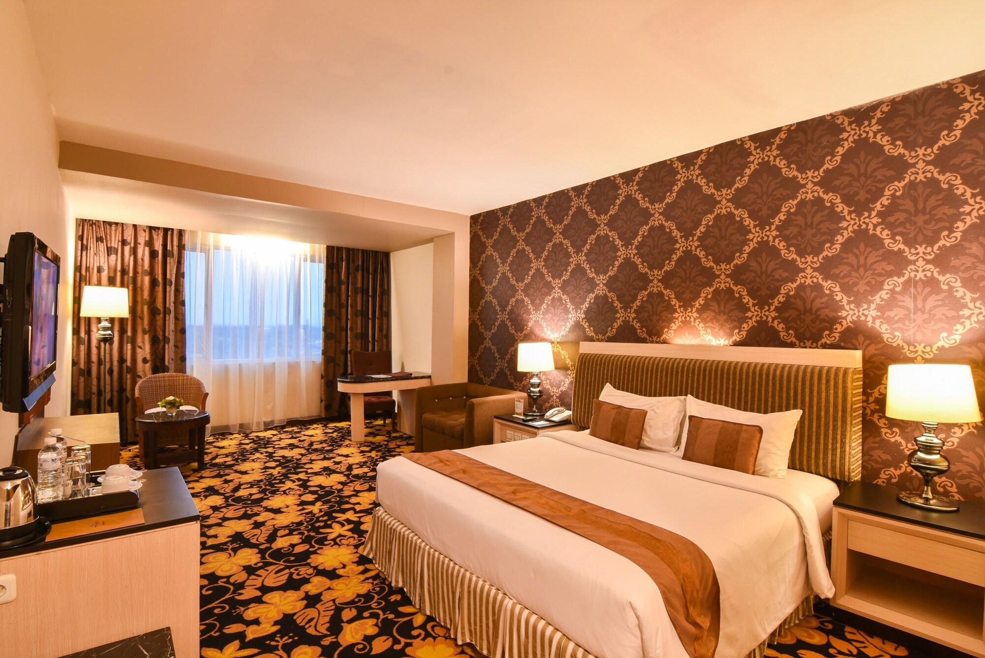 Grand Rocky Hotel Bukittinggi Buitenkant foto