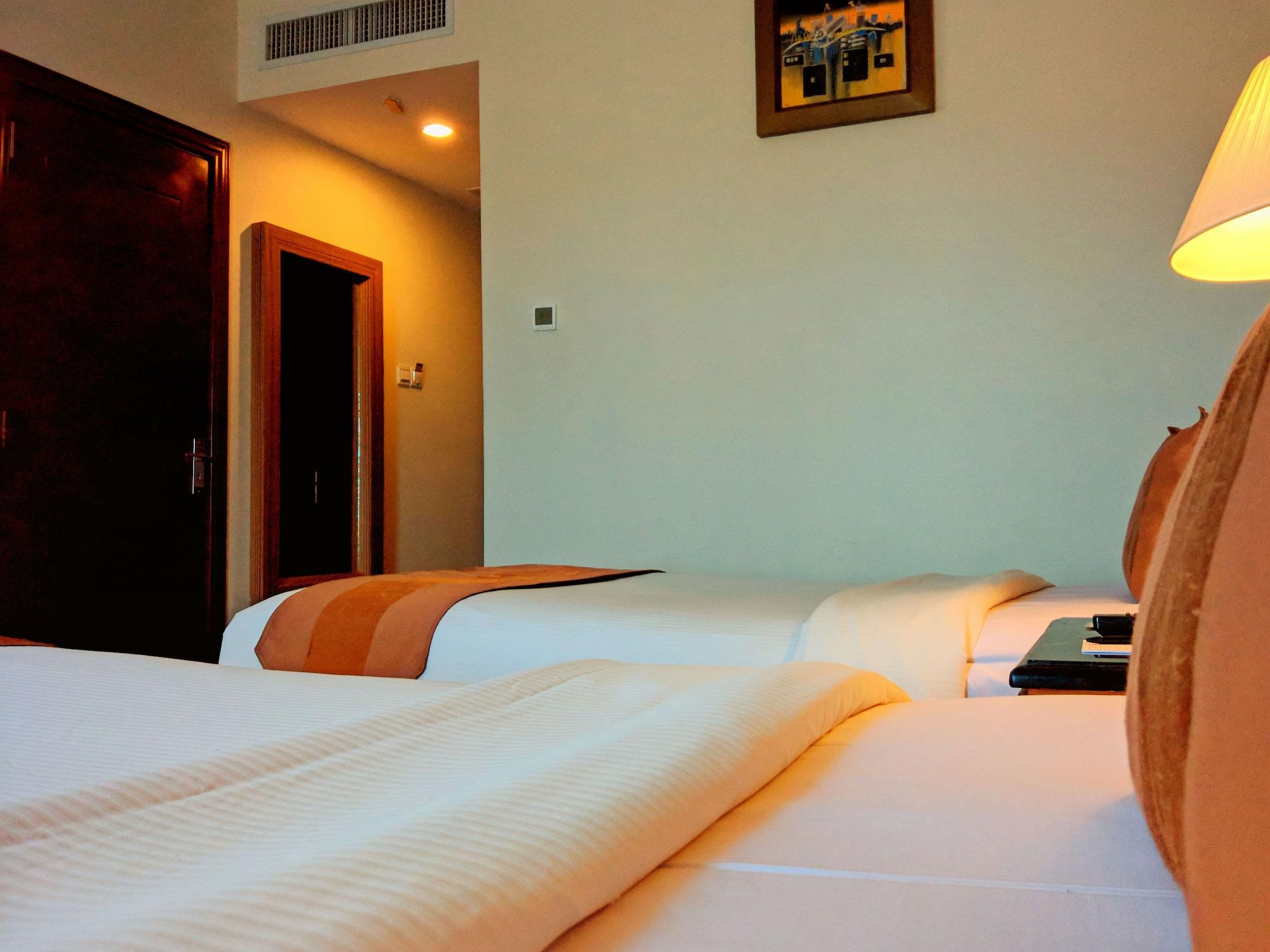 Grand Rocky Hotel Bukittinggi Buitenkant foto