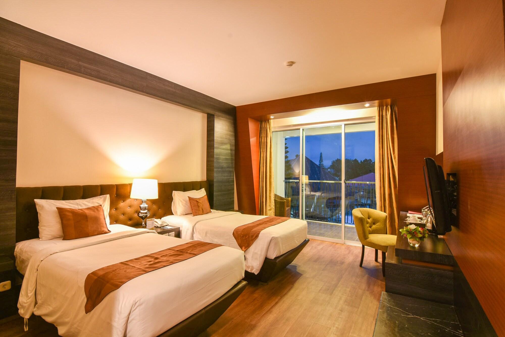 Grand Rocky Hotel Bukittinggi Buitenkant foto