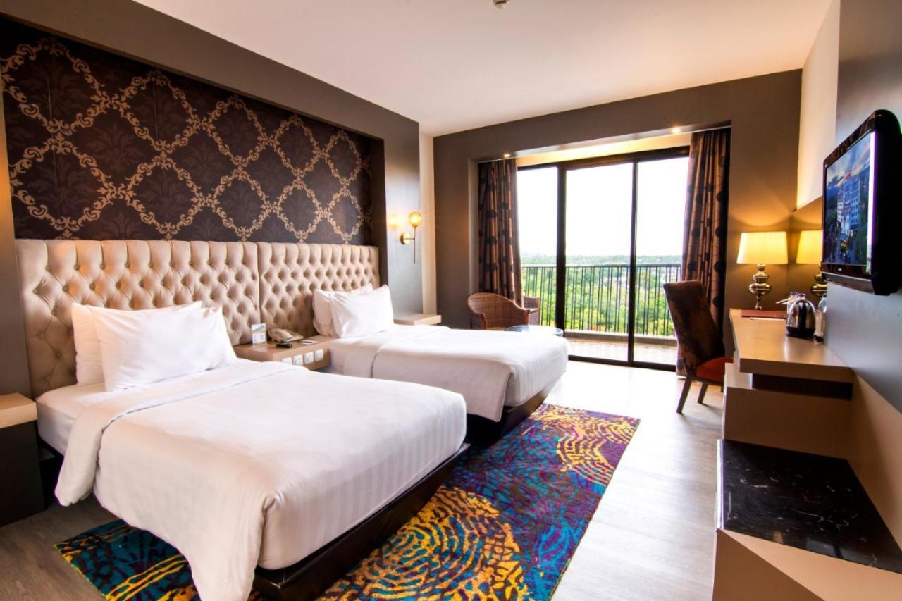 Grand Rocky Hotel Bukittinggi Buitenkant foto
