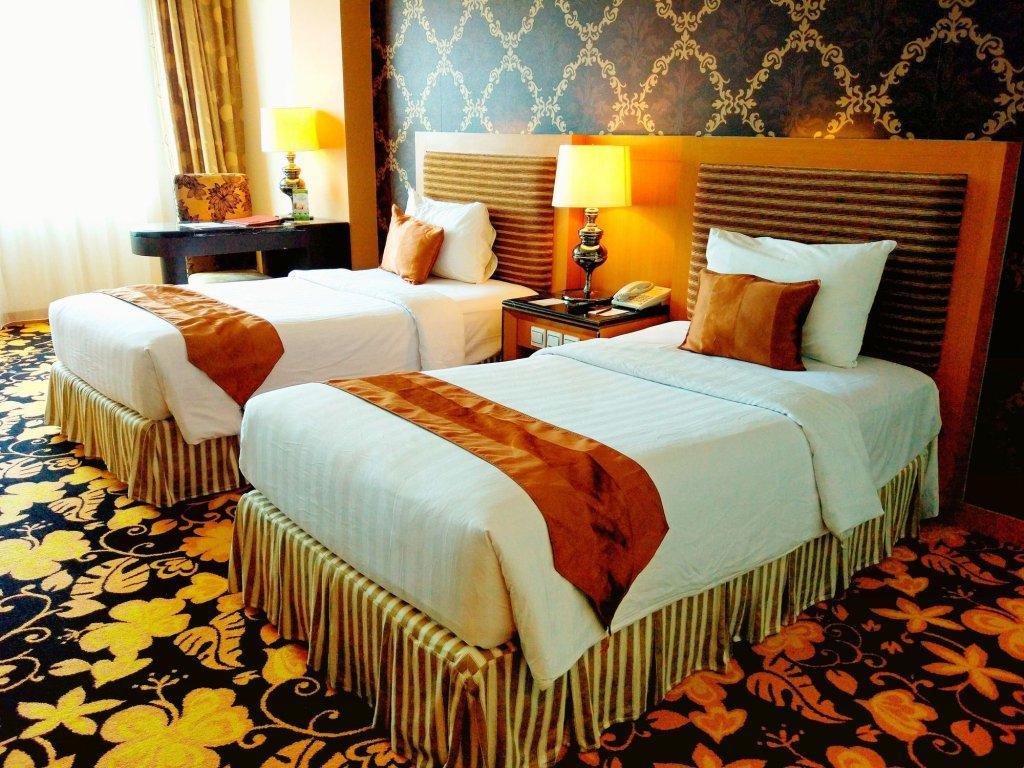 Grand Rocky Hotel Bukittinggi Buitenkant foto