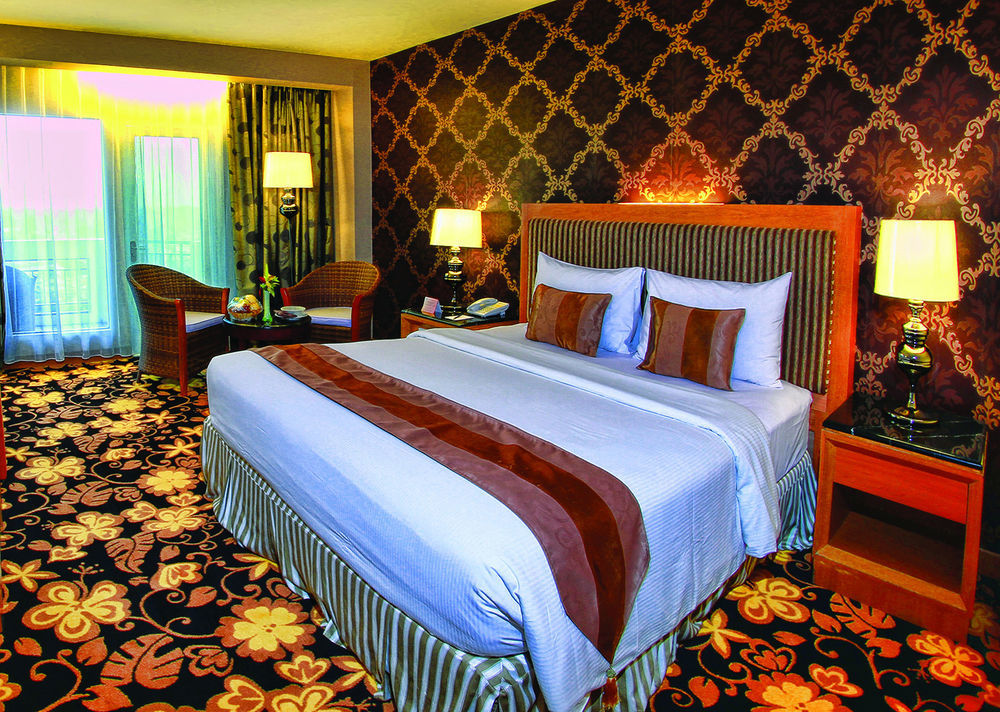Grand Rocky Hotel Bukittinggi Buitenkant foto