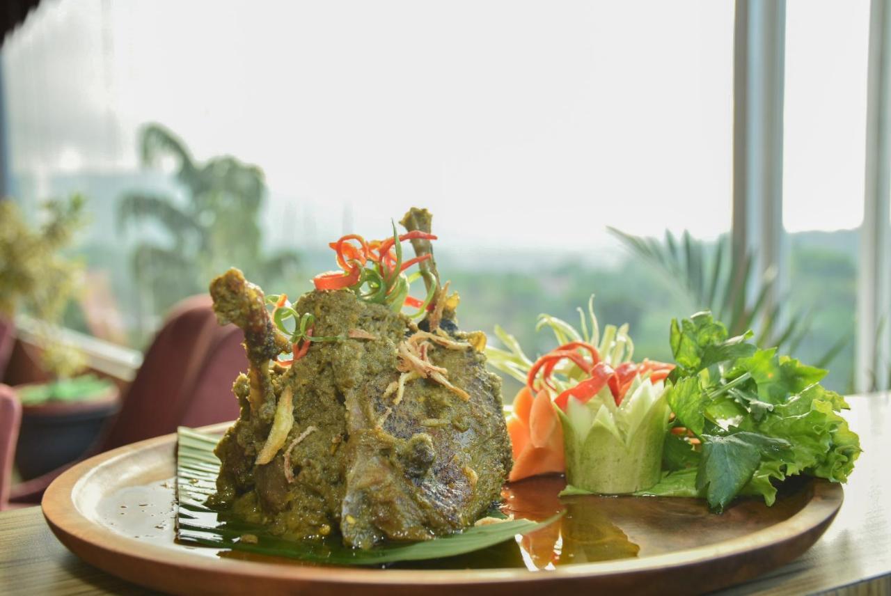 Grand Rocky Hotel Bukittinggi Buitenkant foto